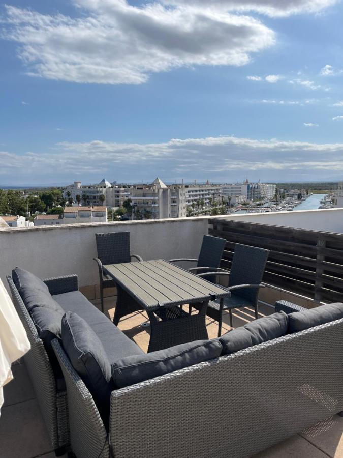 Vue Canal + Roof De 60 M2
